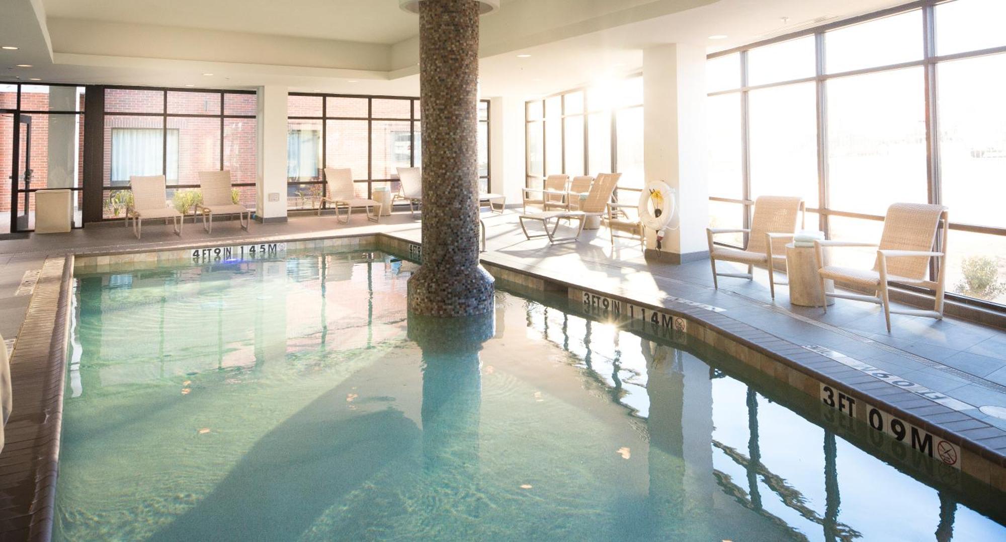 Holiday Inn Express & Suites Oklahoma City Downtown - Bricktown By Ihg Kültér fotó